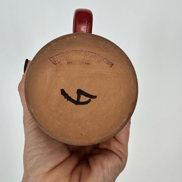 2019 Bones Coffee Gingerbread Man Deneen Pottery 14oz Commuter Red Sandy White - Picture 4 of 8